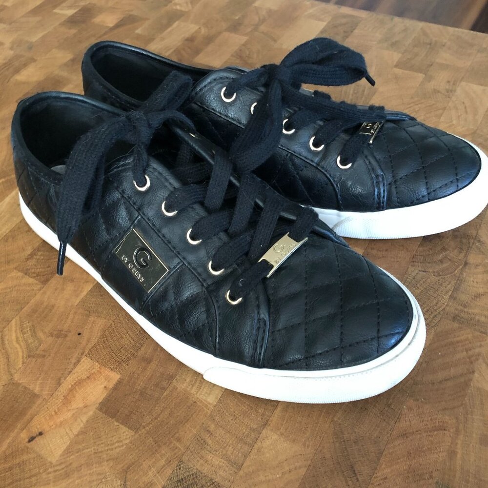 G by Guess Quilted Backer Shoes Lace Up Leather Sole Black White Women Size 9